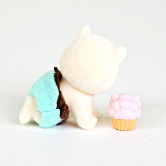 Calico Critters Sylvanian Families Alpaca Baby - Baking Baby Party Series - Picture 4 of 5